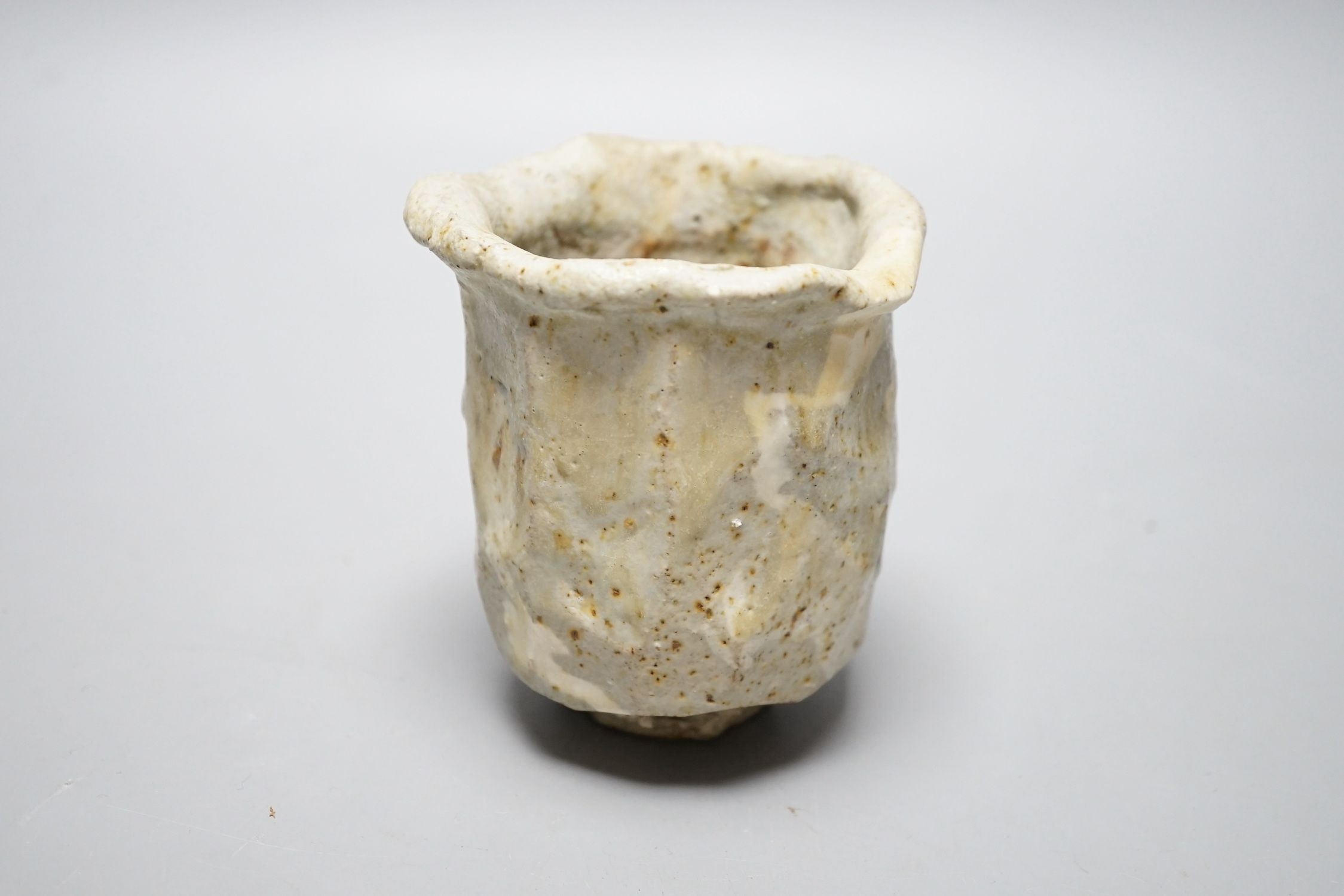 Ewen Henderson (1934-2000), a hand-built mixed laminated clay unomi, 9.5cm tall